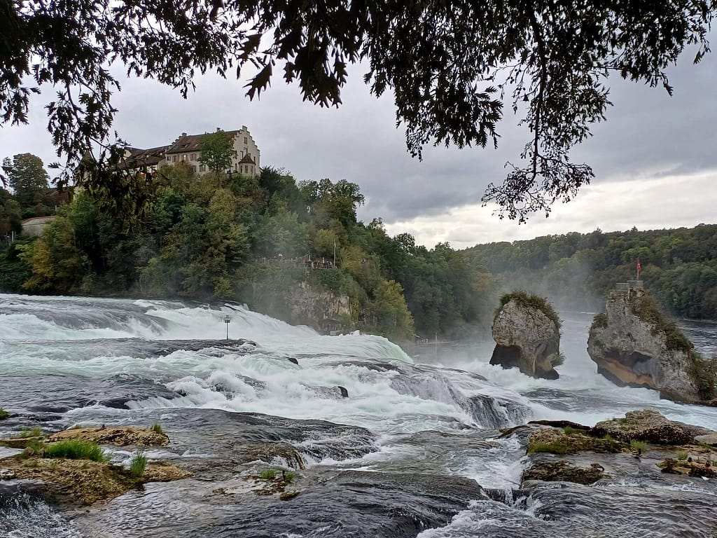 Rheinfall, Schaffhausen, Schloss Laufen