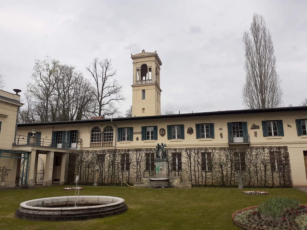 Schloss Glienicke, Berlin