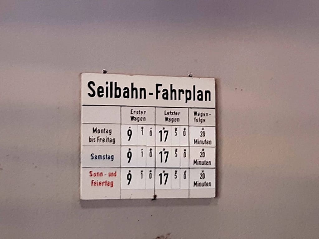 Seilbahn, Südheimer Platz, Stuttgart, Waldfriedhof