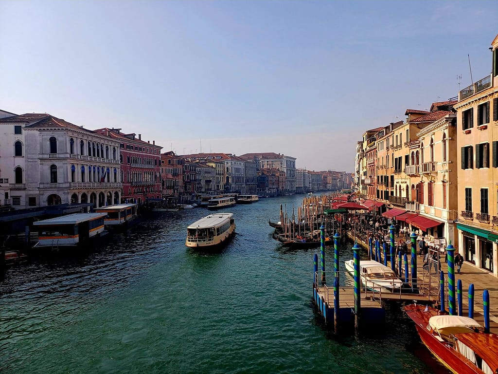 Rialtobrücke, Venedig, Canal Grande, Vaporetti