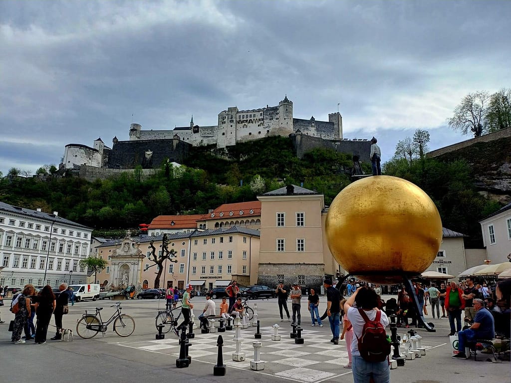 Salzburg, Kapitelplatz, Sphaera, Festung