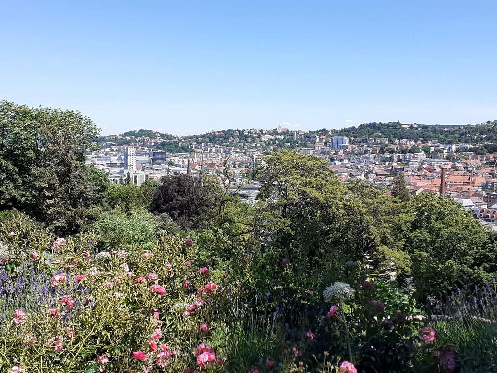 Die Aussicht von der Stuttgarter Karlshöhe auf den Süden