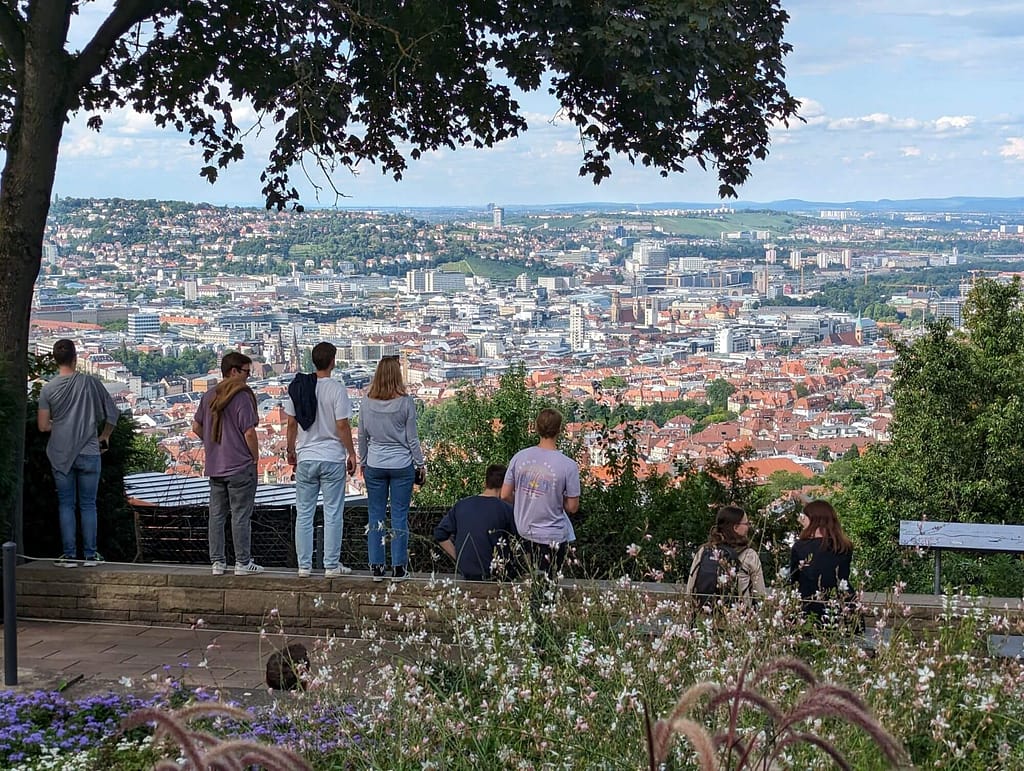 Die Aussicht auf den Stuttgarter Talkessel vom Santiago-de-Chile-Platz