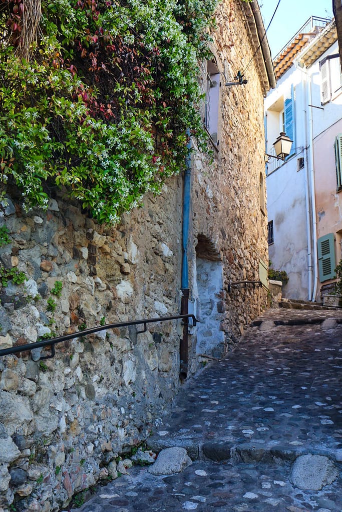 Biot, Altstadt