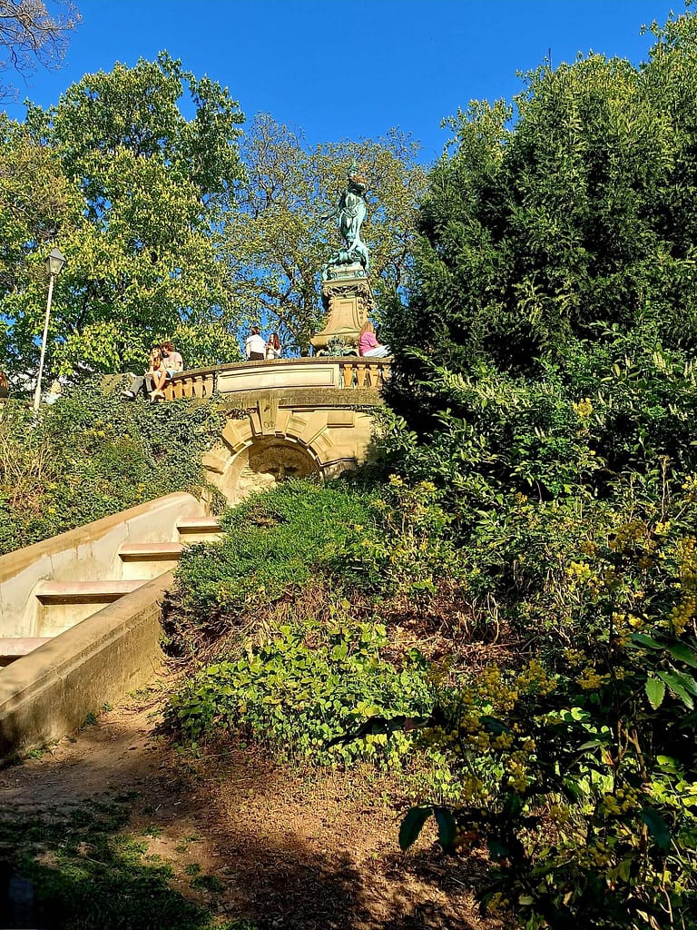 Der Galateabrunnen am Eugensplatz von unterhalb der Aussichtsterrasse