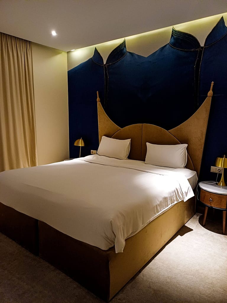 Tiflis, Folk Hotel