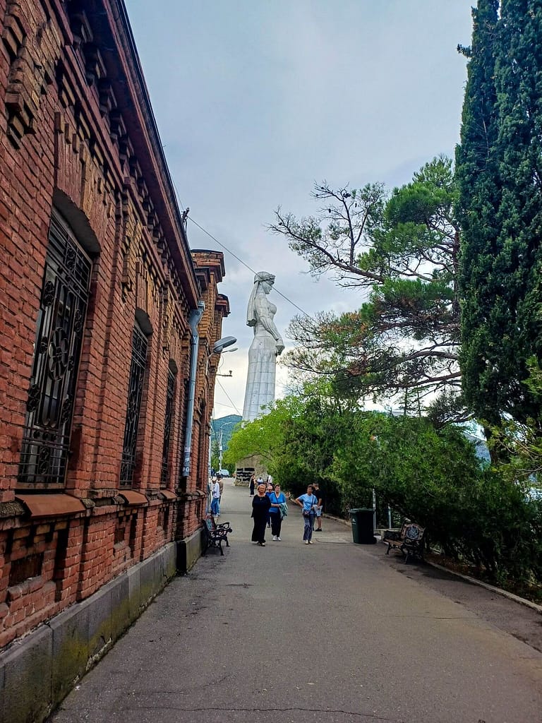 Tiflis, Mutter Georgien